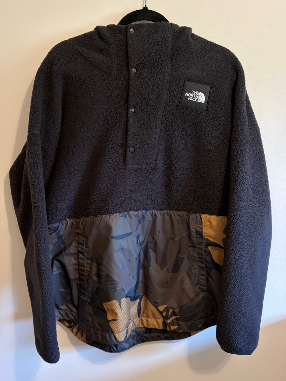 THE NORTH FACE - size large Women's Riit Pullover fleece jacket.
